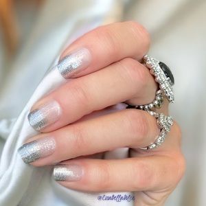 Color street | Dripping in Diamonds a Sparkling Silver Glitter Dip Nail Strips